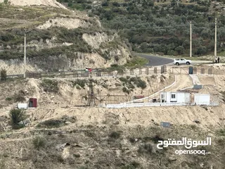  13 استراحة استثماريه للبيع مطله على وادي الريان قوشان مستقل 3،5 دونم مشجرة بالكامل مع مواقف سيارات
