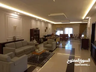  6 شقة ارضيه بسعر مغري داخلي 332 متر خارجي 180 متر