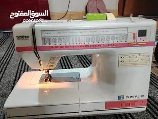  1 مكينة خياطة السعر 150 وبيها مجال