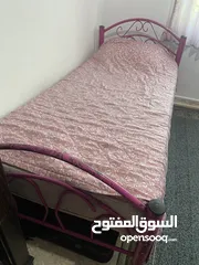  1 تختين حديد + تخت خشب زان  للبيع