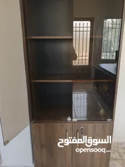  6 اثاث مكتبي كامل بحالة جيدة للبيع