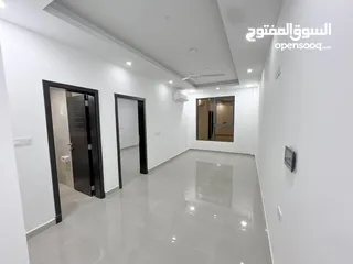  1 شقة للبيع / (نموذج الغرفة و صالة ) بوشر منطقة جامع محمد الامين / شارع المها