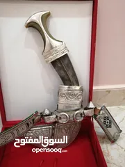  4 خنجر عمانية قديمة زراف فريقي للبيع او البدل بما يناسب