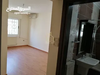  7 في أرقى مناطق الصويفية شقة طابق ثالث أخير 170م مجدده بالكامل بسعر مميز / ref 9085