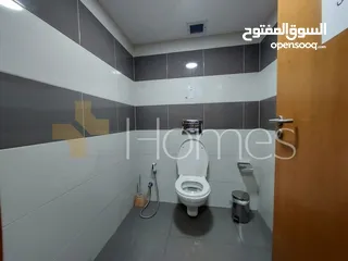  1 معرض جديد للإيجار في عمان - شارع المدينة المنورة مساحة المعرض 300 م