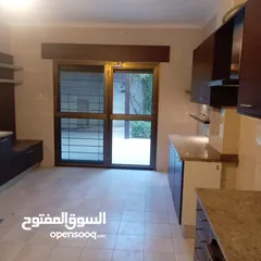  12 خلدا ـ شقه ارضيه فارغه للايجار ـ 200 متر داخلي  200 متر خارجي + حديقه مشجره - كراج خاص