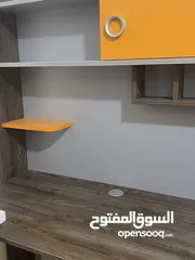  1 مكتب دراسي للبيع مستعمل بحاله جديد سبب البيع ضيق المكان سعرو 120د و رح ابيعو 50د لا يوجد فيه اي شخط