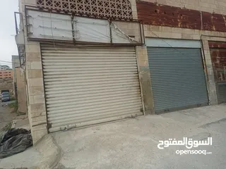  2 مخازن عدد اثنين للبيع  مساحه كل واحد 48 وسده 45 يعني 90 متر للاستفسار ويصلح صناعي وغذاىي الموقع اهل