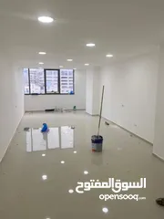  3 مكتبين جنب بعض