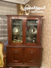  4 رخام مع خشب زان بحالة ممتازة