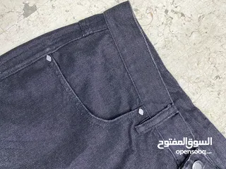  4 بنطلون Harley Davidson  size 32/34 شامل توصيل البنطلون قديم سعرو على المواقع الثانيه اغلى