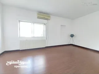  27 فيلا للايجار في عبدون  ( Property 33552 ) سنوي فقط