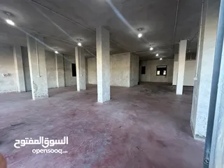  2 محلات ارتافع 4متر مساحه 300متر مربع