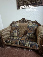 5 للبيع طقم كنب تفصيل خشب زان – حالة ممتازة  بالإضافه الى 3 اسكملات