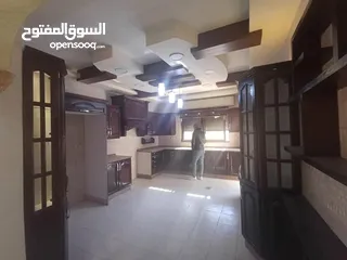  6 شقه فارغه للايجار خلدا