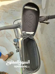  4 بسكليت امريكي جبلي نمره 29 غيارات امامي 1 خلفي 7 نوعيه شيمانو معاه شنته البسكلتيات الاصليه كلو اصلي