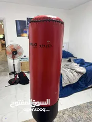  2 كيس ملاكمة بحالة شكل جيدة موجود برامالله الطيرة بسعر مناسب            ............................ .