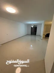  8 فرصة سكن فاخرة للإيجار – شقة 3 غرف نوم في موقع مميز