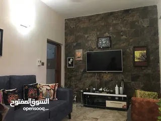  2 بيت 50م للبيع السفارت نفق الشرطه