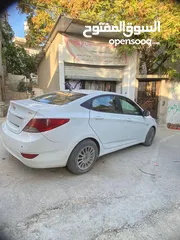  2 مركبه من نوع هونداي اكسنت 2014المركبه ما شاء الله عنها وضعها ممتاز ولا يوجد فيها اي قص وعظمها ممتاز