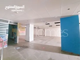  1 معرض يصلح لكافة الاعمال التجارية للبيع في شارع عبدالله غوشه