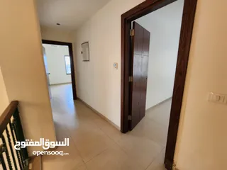  12 شقة دوبلكس فارغة للإيجار في عبدون - ref : 14462