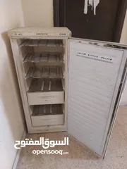  1 فريزر للبيع