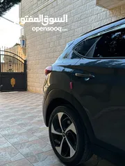  4 هونداي توسان