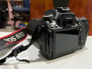  5 كاميرا كانون 80D مع العدسة الشاملة بسعر مناسب