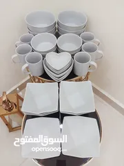  1 طقم صحون وزبادي وكاسات
