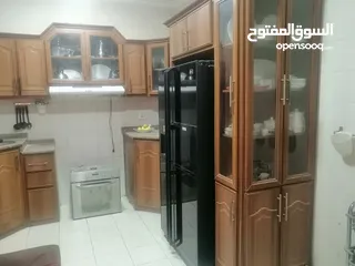  11 شقة طابق اول للبيع