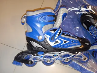  9 بوت عجال (سكيت - skate ) مستعمل لمده بسيطه  مع شنطة السكيت  مناسب من نمره 39 - 43 / يتوسع.