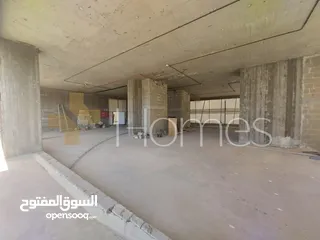  1 مكتب طابقي مع ترس للايجار في عمان - شارع مكه بمساحه اجماليه 440م