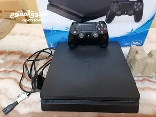  1 بلايستيشن 4 للبيع نظيف جدا ( الوصف مهم)