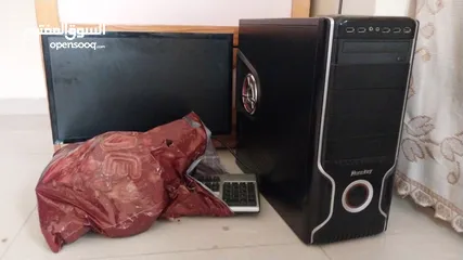  1 جهاز كمبيوتر + مع طابعة  بوضع ممتاز