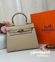  3 شنط يد ماركه مميزه