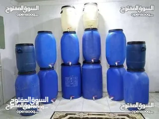  4 براميل بلاستيك نظاف جدا للبيع