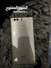  1 هواوي P9plus  4GB ram 64storeg كل شي شغال فيه بصمه لون ذهبي الجهاز ما يشكي من شي 30 ﷼ قابل