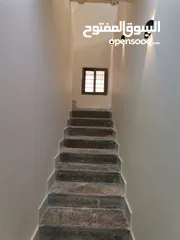  11 شقه 220 م دوبلكس مع رووف فاخره للبيع جنوب غرب دوار اللوازم لجامعه اليرموك