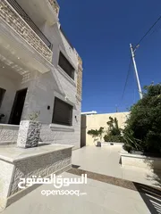  21 فيلا شبه قصر للبيع 3 طوابق