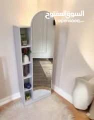  7 مرآة أرضية فاخرة مع رفوف جانبية – قطعة ديكور تخطّف الأنظار