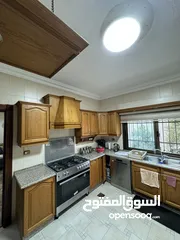  7 شقة مميزة للبيع في ضاحية الرشيد / شارع الجامعة