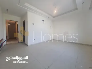  4 شقة ارضية مع ترس للبيع في حي الصحابة بمساحة بناء 180م