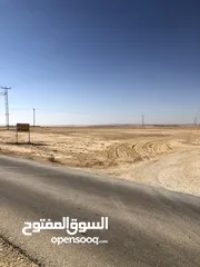  7 في قرية القنيطرة على الشارع المعبد مباشرة كهرباء على امتداد الشارع / مشروع مميز من المالك مباشرة