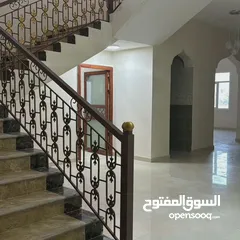  8 فيلا للبيع في عوقد