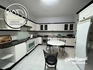  5 شقة فارغة للايجار جبل عمان طابق أول مساحة 250م 4 نوم اطلالة جميلة