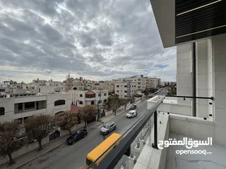 9 شقة مع روف دوبليكس باطلالة مميزة مساحة 200م وروف 120م مع 50 م ترس بخلدا (مشروع 118)