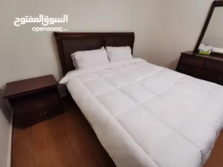 12 شقة مفروشة للإيجار السنوي بأجمل مناطق مرج الحمام خلف القرية الملكية مباشرة.