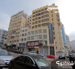  2 محل للبيع بمجمع تجاري