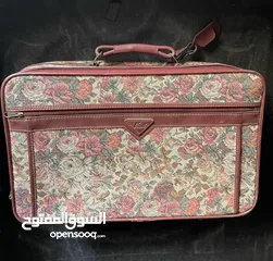  3 شنط سفر وحقائب قديمة ونادرة.